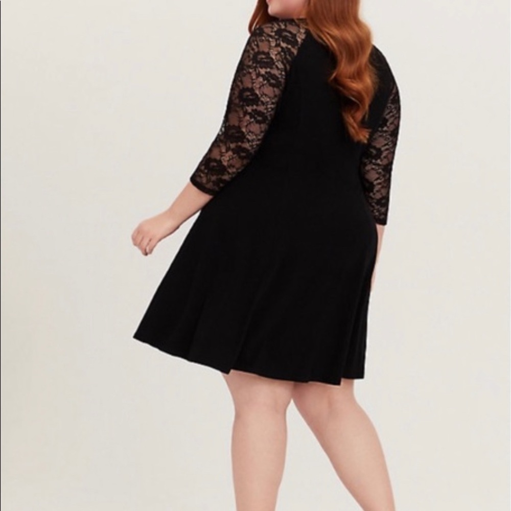Torrid Black with Lace Sleeves Dress Size 2X NWT - Picture 4 of 5